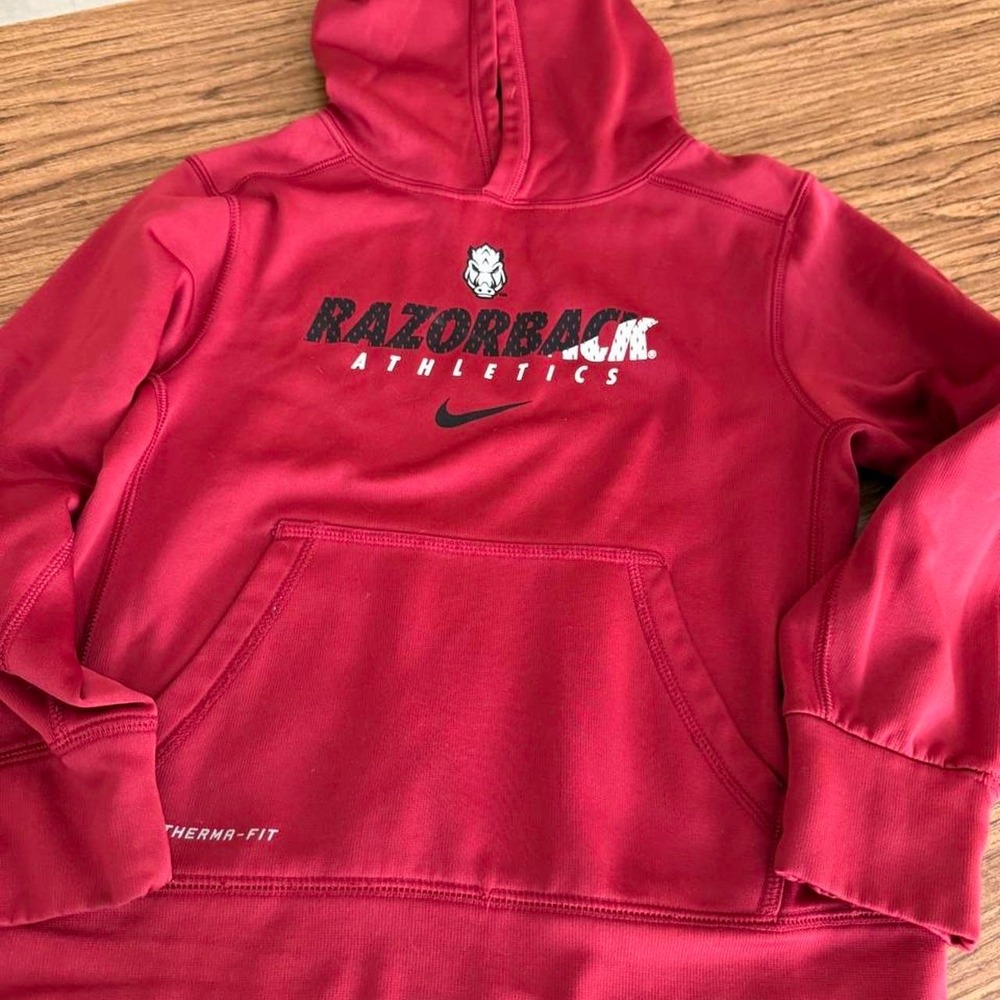 Kids Nike size small Razorback athletics hoodie, therma fit